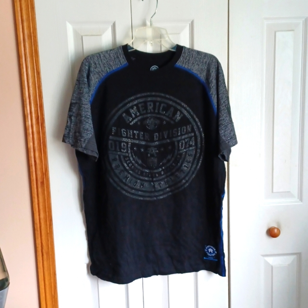 Men american fighter tee with detail...xl